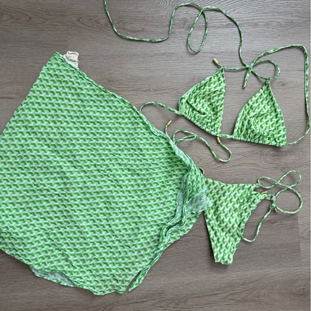 Monday Swimwear Green Patterned Triangle Bikini Set with Cover-Up